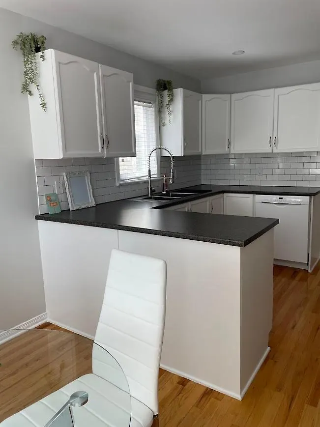 Ciceks Properties Ottawa 0*,  Canadá